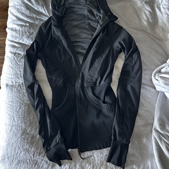 Lululemon Black Zip-Up Jacket - Picture 4 of 6
